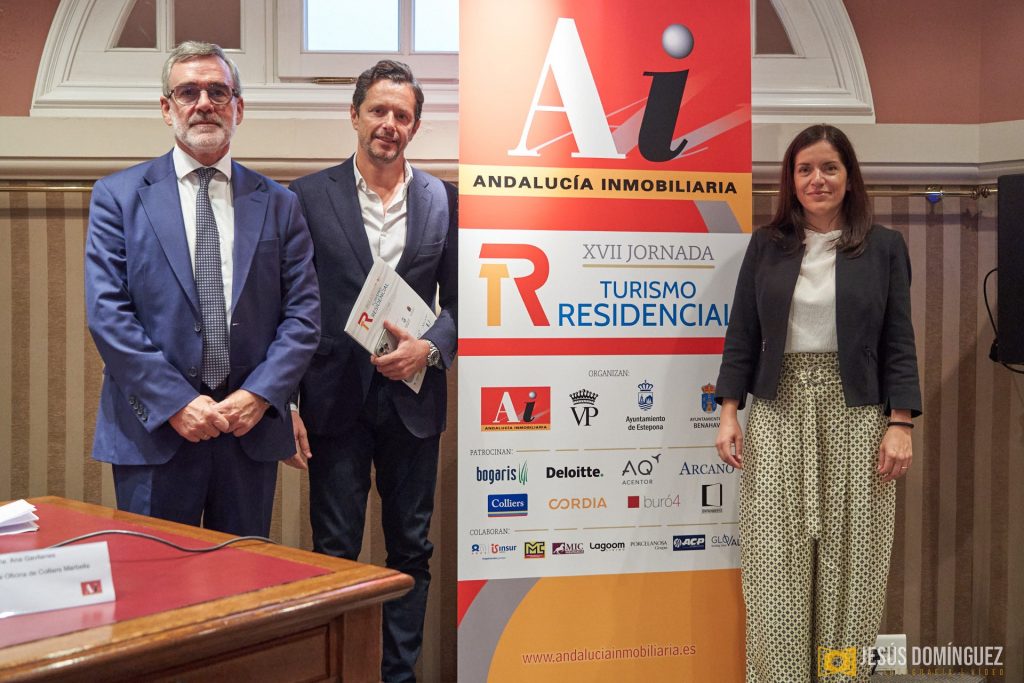 mesa-de-mikel-echavarren-mauricio-mesa-y-ana-gavilanes-1024x683